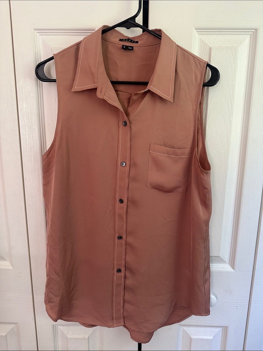 Theory Sleeveless Button-Front Blouse in Dusty Rose